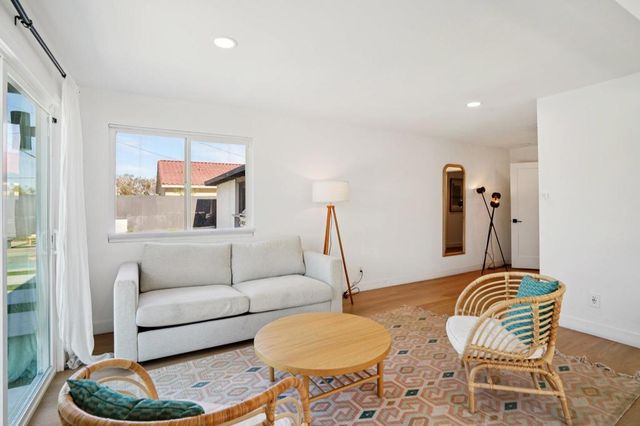 386 W Rosa Parks Road, Palm Springs, CA 92262