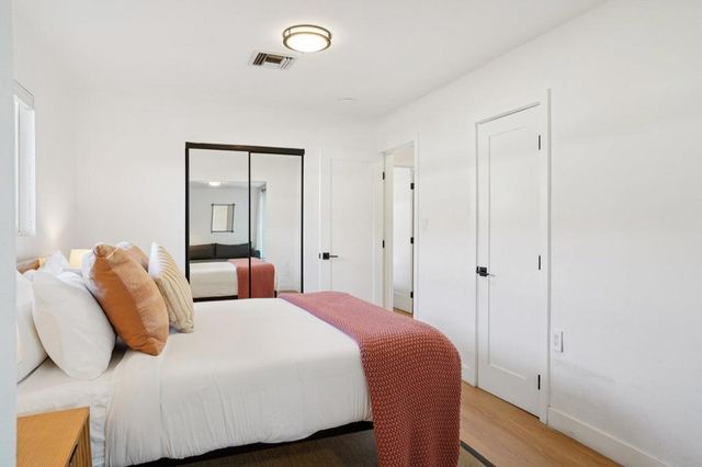 386 W Rosa Parks Road, Palm Springs, CA 92262