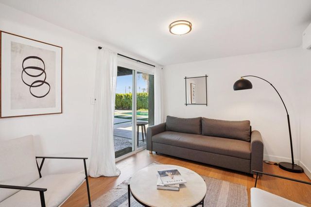 386 W Rosa Parks Road, Palm Springs, CA 92262