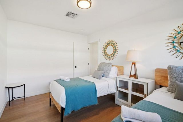 386 W Rosa Parks Road, Palm Springs, CA 92262