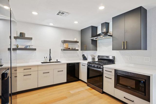 386 W Rosa Parks Road, Palm Springs, CA 92262