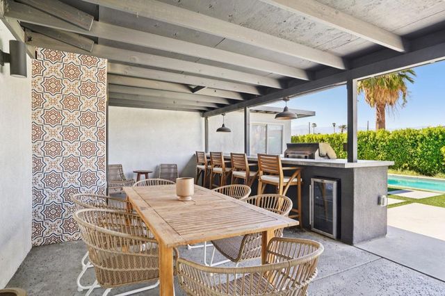 386 W Rosa Parks Road, Palm Springs, CA 92262