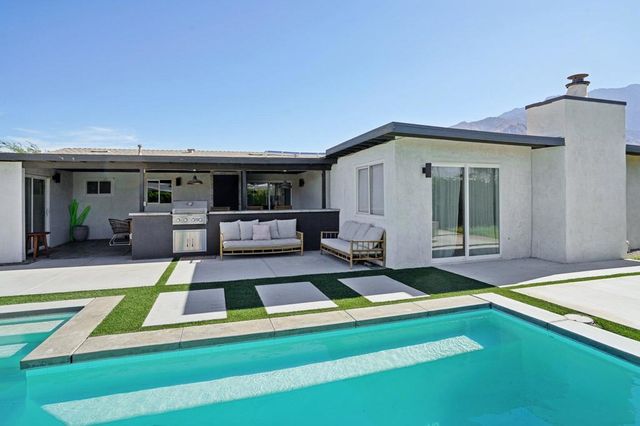 386 W Rosa Parks Road, Palm Springs, CA 92262