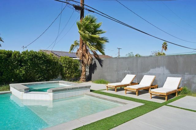 386 W Rosa Parks Road, Palm Springs, CA 92262