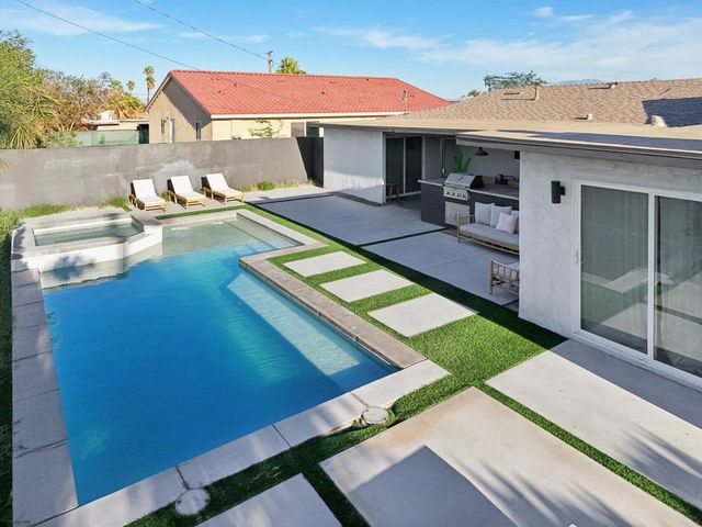 386 W Rosa Parks Road, Palm Springs, CA 92262