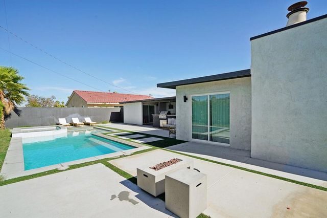 386 W Rosa Parks Road, Palm Springs, CA 92262