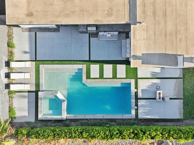 386 W Rosa Parks Road, Palm Springs, CA 92262