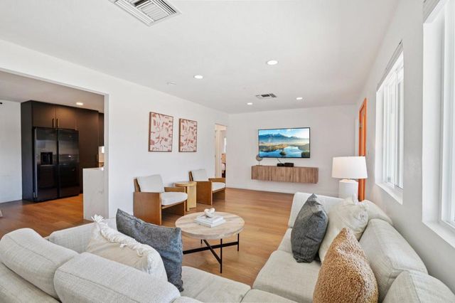 386 W Rosa Parks Road, Palm Springs, CA 92262