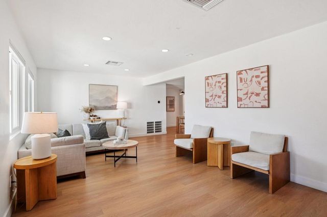 386 W Rosa Parks Road, Palm Springs, CA 92262