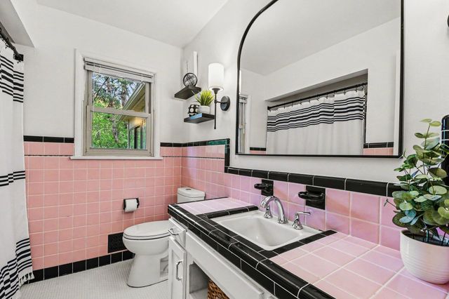 1942 Woodcliff Avenue Se, City Of Grand Rapids, MI 49506