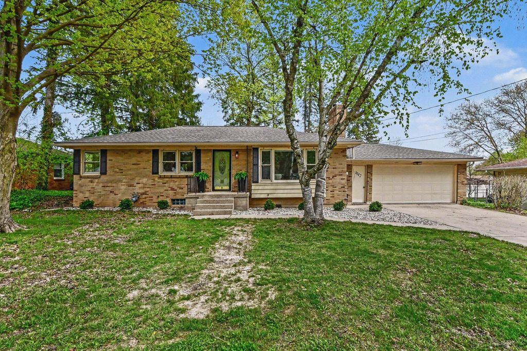 1942 Woodcliff Avenue Se, City Of Grand Rapids, MI 49506