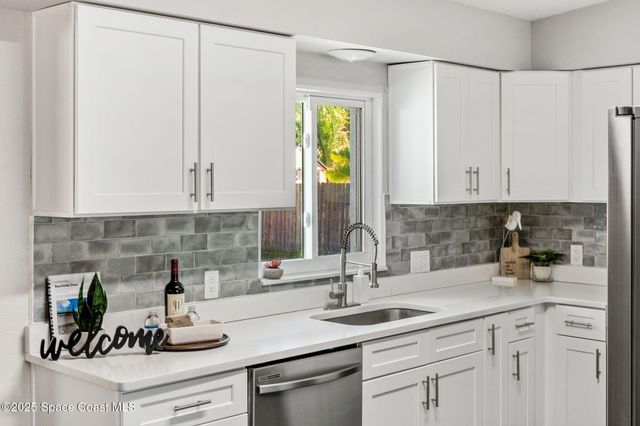 931 S Orlando Avenue, Cocoa Beach, FL 32931