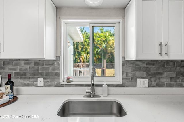 931 S Orlando Avenue, Cocoa Beach, FL 32931