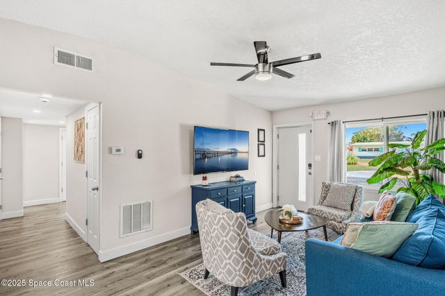 931 S Orlando Avenue, Cocoa Beach, FL 32931