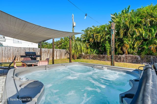 931 S Orlando Avenue, Cocoa Beach, FL 32931