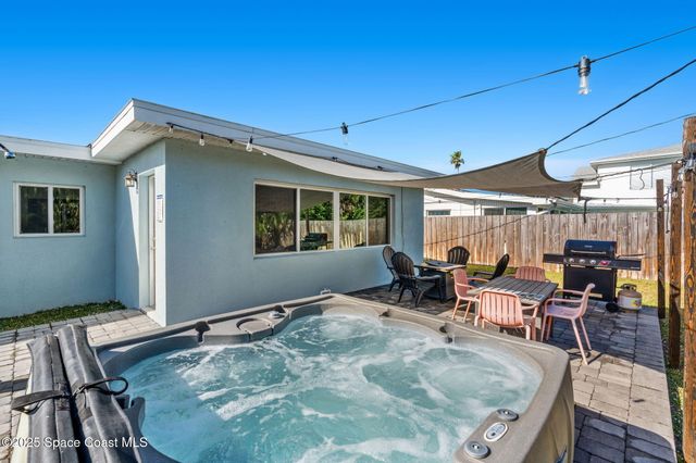 931 S Orlando Avenue, Cocoa Beach, FL 32931