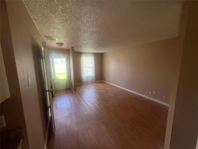 12207 11th Street, Santa Fe, TX 77510