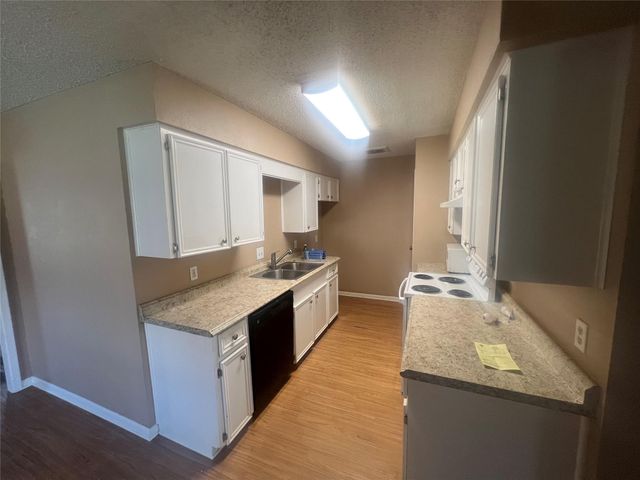 12207 11th Street, Santa Fe, TX 77510