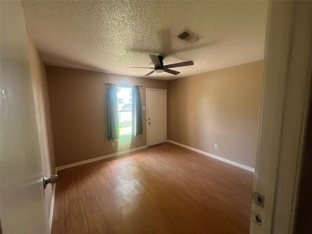 12207 11th Street, Santa Fe, TX 77510