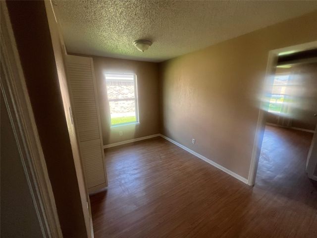 12207 11th Street, Santa Fe, TX 77510