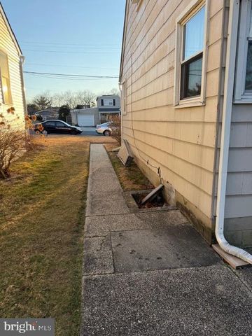 23 W WILMONT AVE, Somers Point, NJ 08244