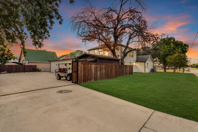 310 Travis Street, Roanoke, TX 76262