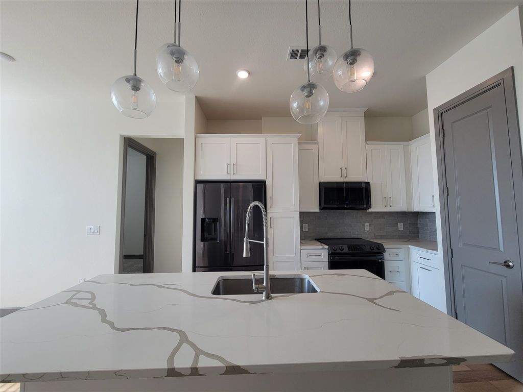 2700 Old Denton Road 3363, Carrollton, TX 75007