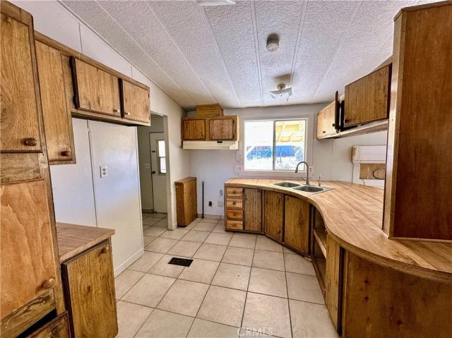 11550 White B, Victorville, CA 92392