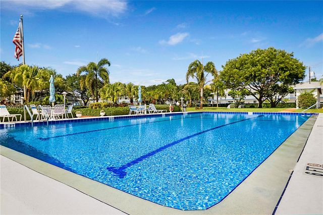 7 Westwood Ave 106C, Tequesta, FL 33469