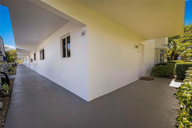 7 Westwood Ave 106C, Tequesta, FL 33469