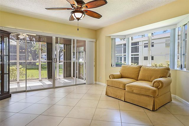 7 Westwood Ave 106C, Tequesta, FL 33469