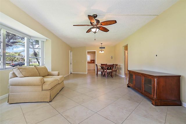 7 Westwood Ave 106C, Tequesta, FL 33469