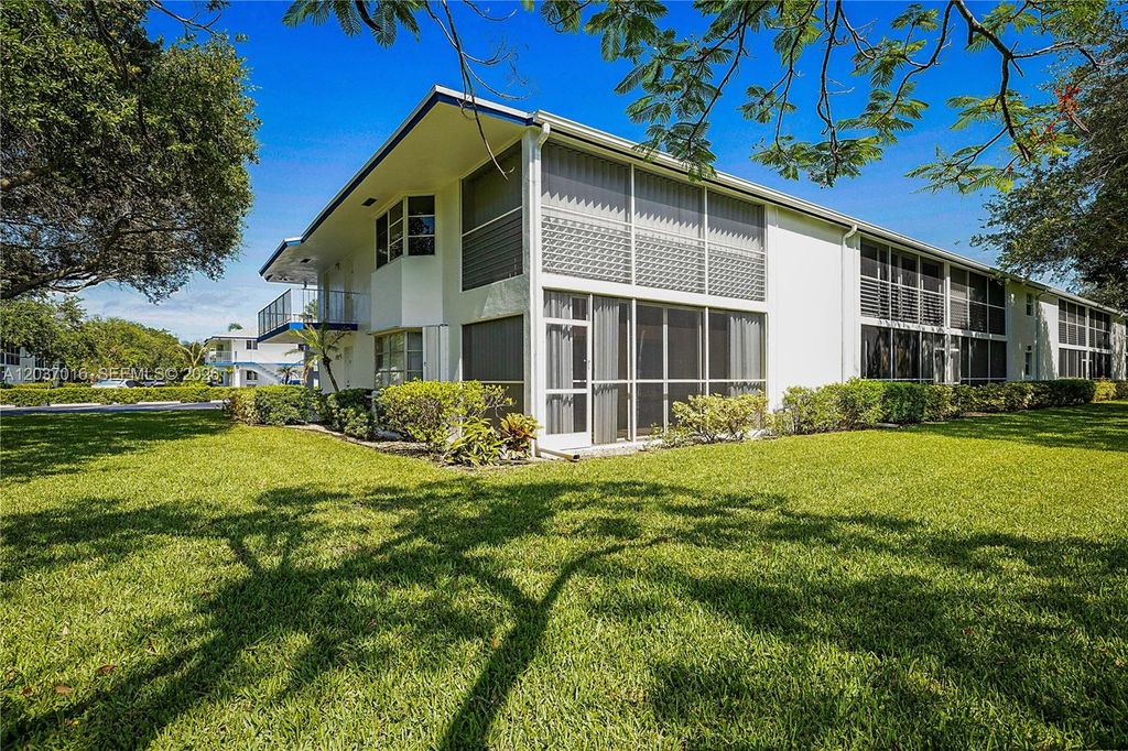 7 Westwood Ave 106C, Tequesta, FL 33469