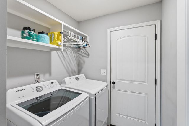 867 S Cattail Circle, Haysville, KS 67060