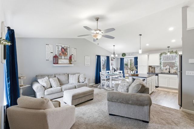 867 S Cattail Circle, Haysville, KS 67060