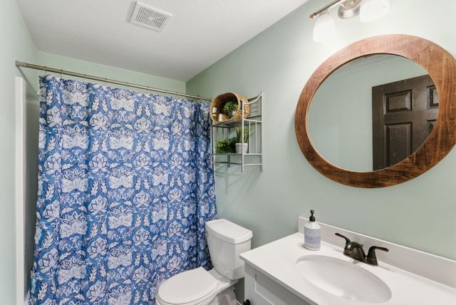 867 S Cattail Circle, Haysville, KS 67060