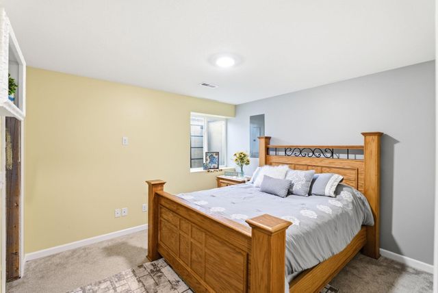 867 S Cattail Circle, Haysville, KS 67060