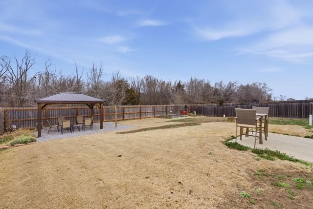 867 S Cattail Circle, Haysville, KS 67060