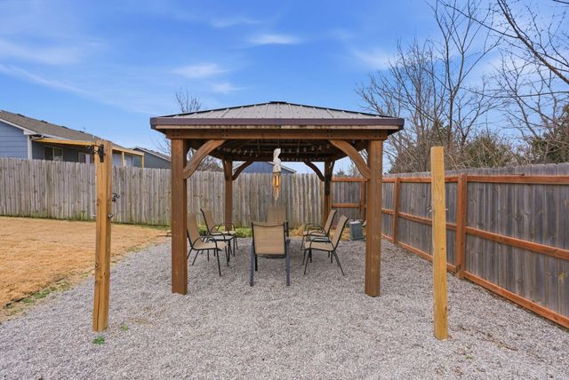 867 S Cattail Circle, Haysville, KS 67060