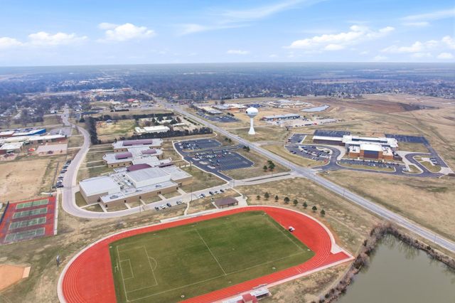 867 S Cattail Circle, Haysville, KS 67060