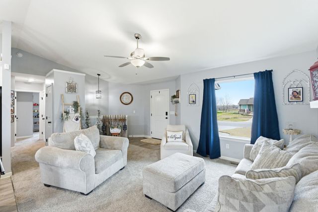 867 S Cattail Circle, Haysville, KS 67060