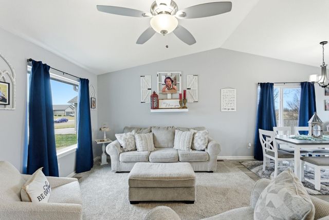 867 S Cattail Circle, Haysville, KS 67060