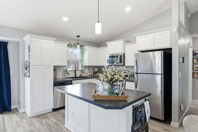 867 S Cattail Circle, Haysville, KS 67060