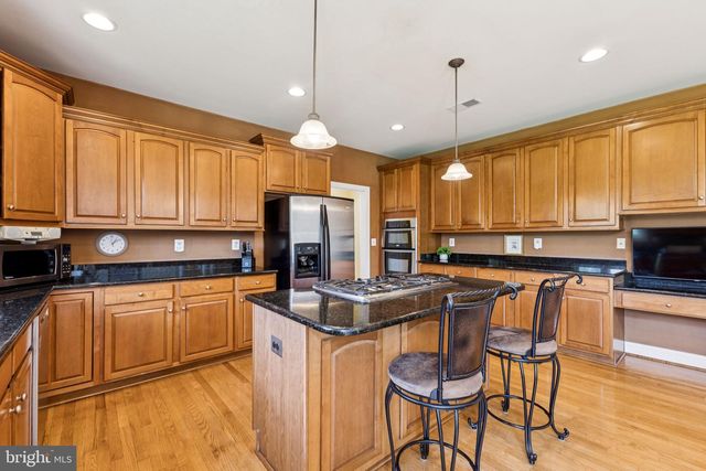 26368 STRATHAVEN CT, Chantilly, VA 20152