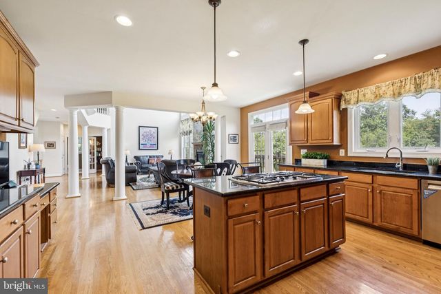 26368 STRATHAVEN CT, Chantilly, VA 20152