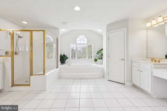 26368 STRATHAVEN CT, Chantilly, VA 20152