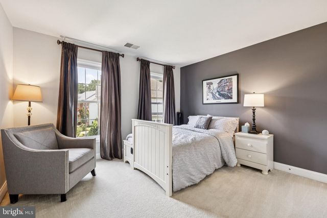 26368 STRATHAVEN CT, Chantilly, VA 20152