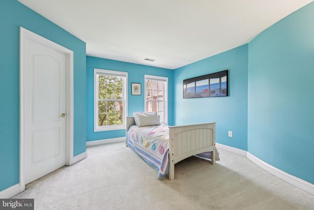 26368 STRATHAVEN CT, Chantilly, VA 20152