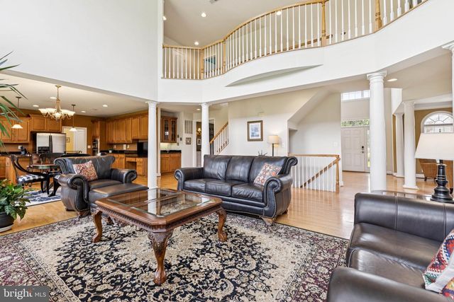 26368 STRATHAVEN CT, Chantilly, VA 20152