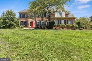26368 STRATHAVEN CT, Chantilly, VA 20152